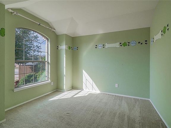 4th image of 121 Briar Grove Dr
