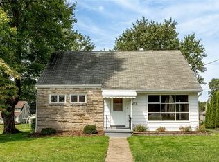 423 Flower Ave, Grove City, PA 16127
