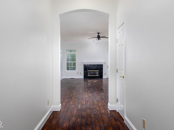 4th image of 2254 S Olde Mill Dr