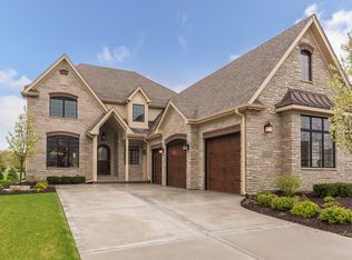 3320 Club Ct, Naperville, IL 60564