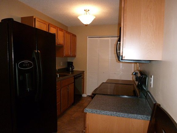 5th image of 1105 Greenwich Dr
