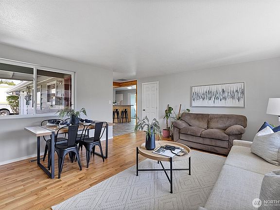 5th image of 1313 N Lenore Drive