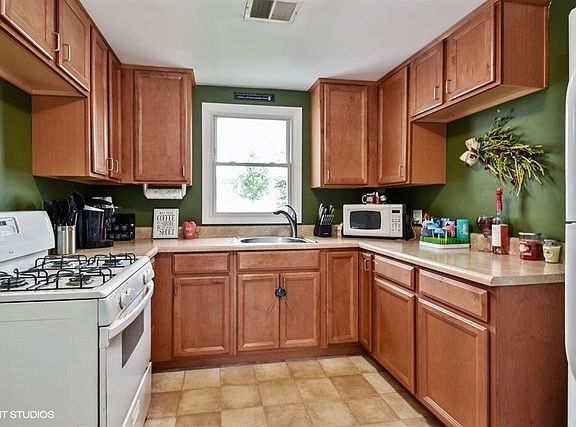 5th image of 2214 Parkrose St