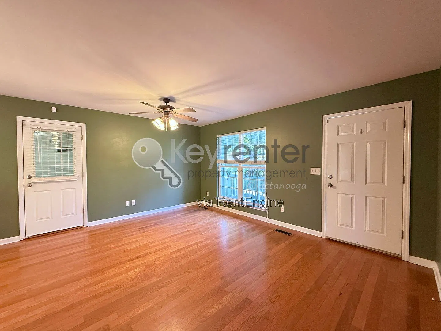 3 bed, 1.5 bath, 1374 sqft, $1,675 — Photo 3