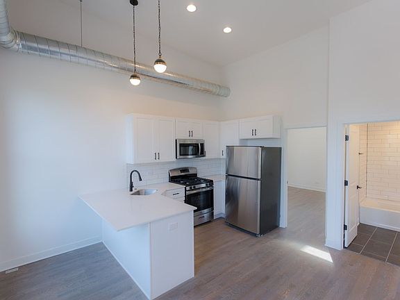 4th image of 415 W North Ave #302