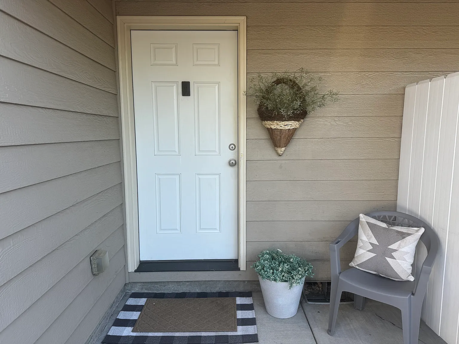 2 bed, 1506 sqft, $2,100 — Photo 1