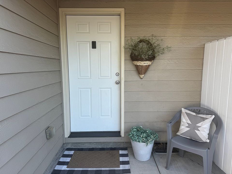 1st image of 1452 SW 16th St #1452