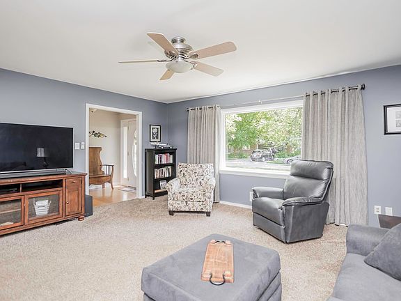 5th image of 703 N Brentwood Ln