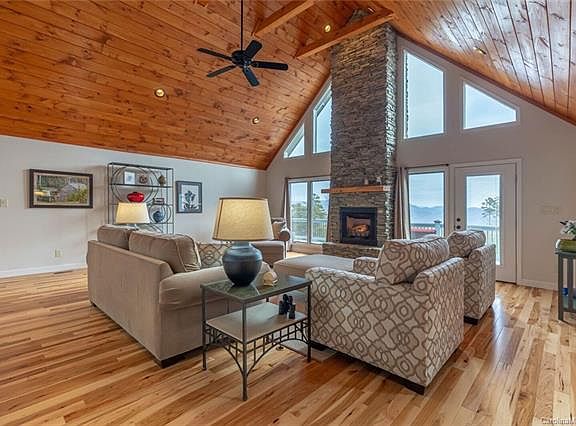2nd image of 1245 Mountain Vista Dr