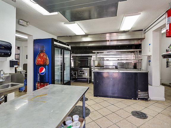 5th image of 2441 Orleans Ave