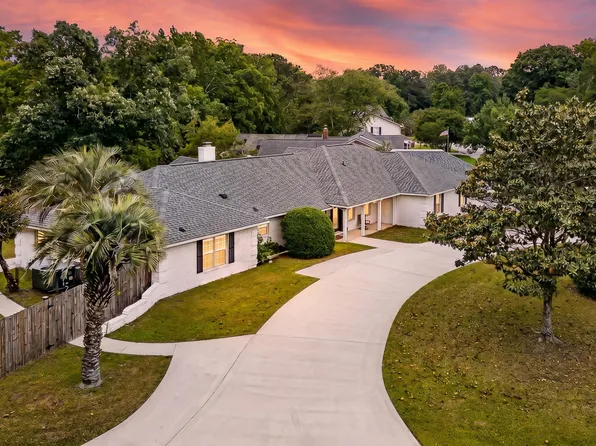 23 Shadowmoss Pkwy, Charleston, SC 29414