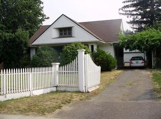 1071 SE Grandview Ave, Grants Pass, OR 97527