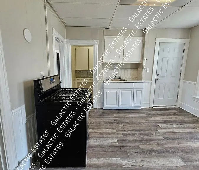 387 Belmont St #2 — Photo 21