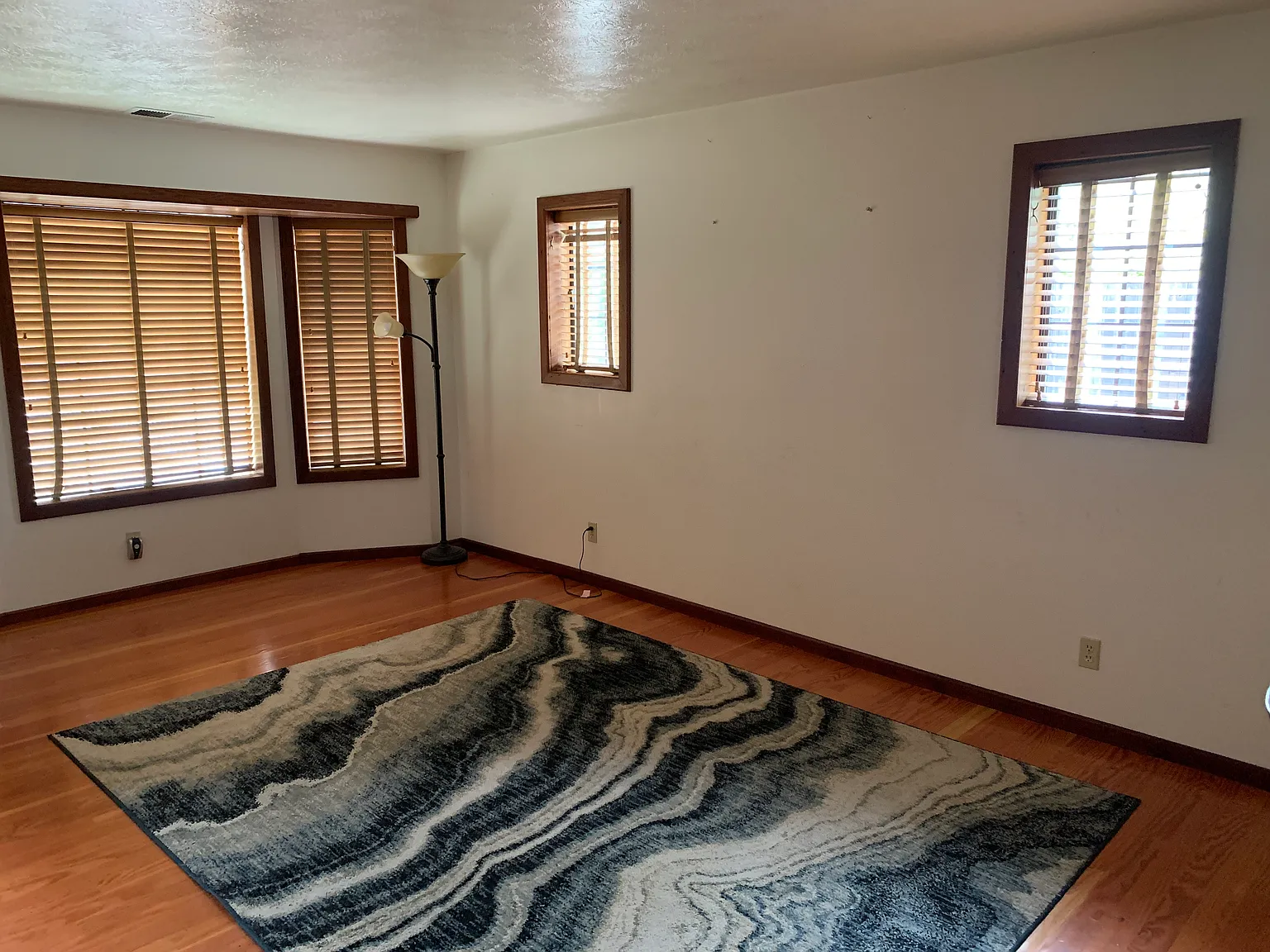4 bed, 1800 sqft, $3,500 — Photo 2