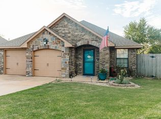958 Cotswold Ct, Blanchard, OK 73010