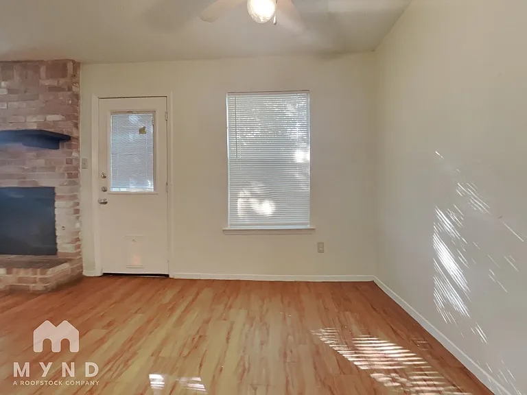 10701 Daryl Cv #B — Photo 6