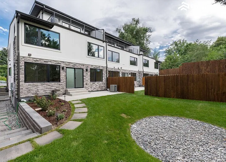 6083 S Sycamore St — Photo 46