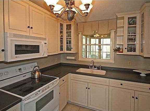 4th image of 1570 Starflower Ct