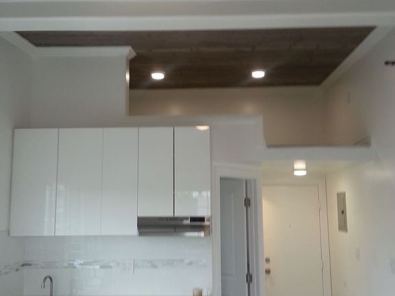 5th image of 5616 Lexington Ave APT 301