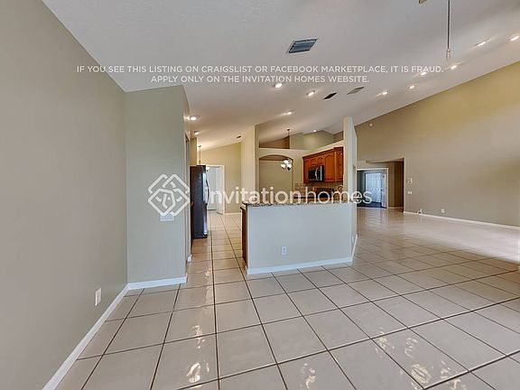 5th image of 6111 Hook Ln