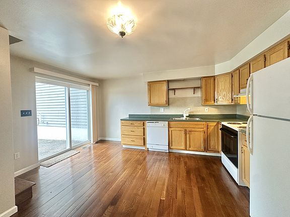 4th image of 1001 Bloom Rd #102