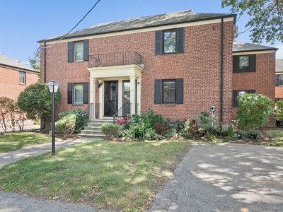 40 Pierce Rd, Watertown, MA, 02472