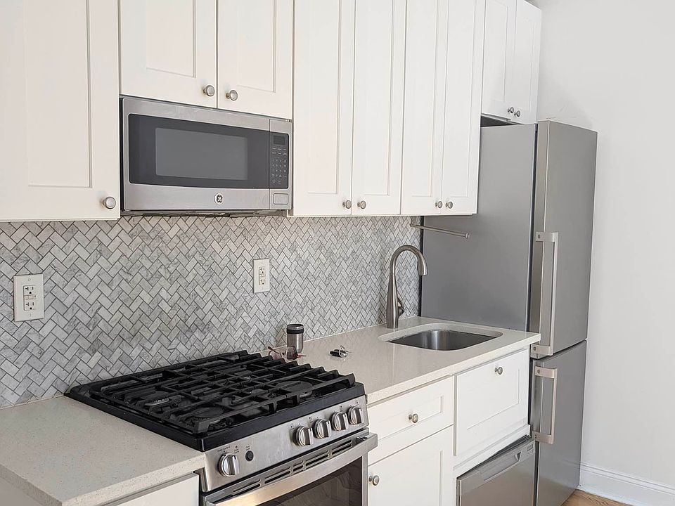 1st image of 373 S 4th St APT 1A