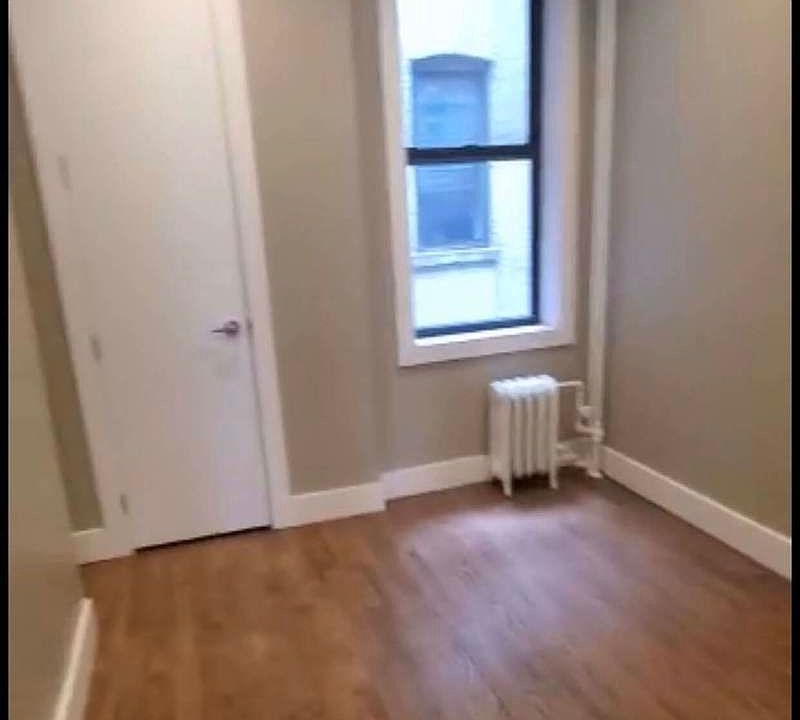 2nd image of 865 Saint Johns Pl APT 2D