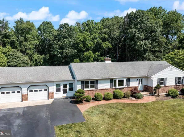 146 Sunset View Dr, Glen Mills, PA 19342