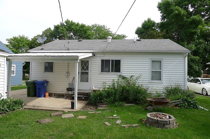 2nd image of 802 8th Ave