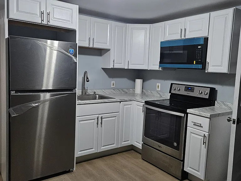 17 Fieldstone Rd — Photo 2