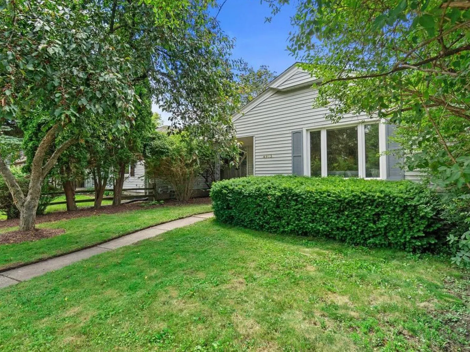 3 bed, 1.5 bath, 1106 sqft, $2,600 — Photo 3