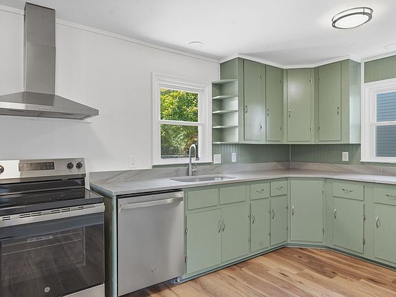 2nd image of 3929 Cypress Ave SW