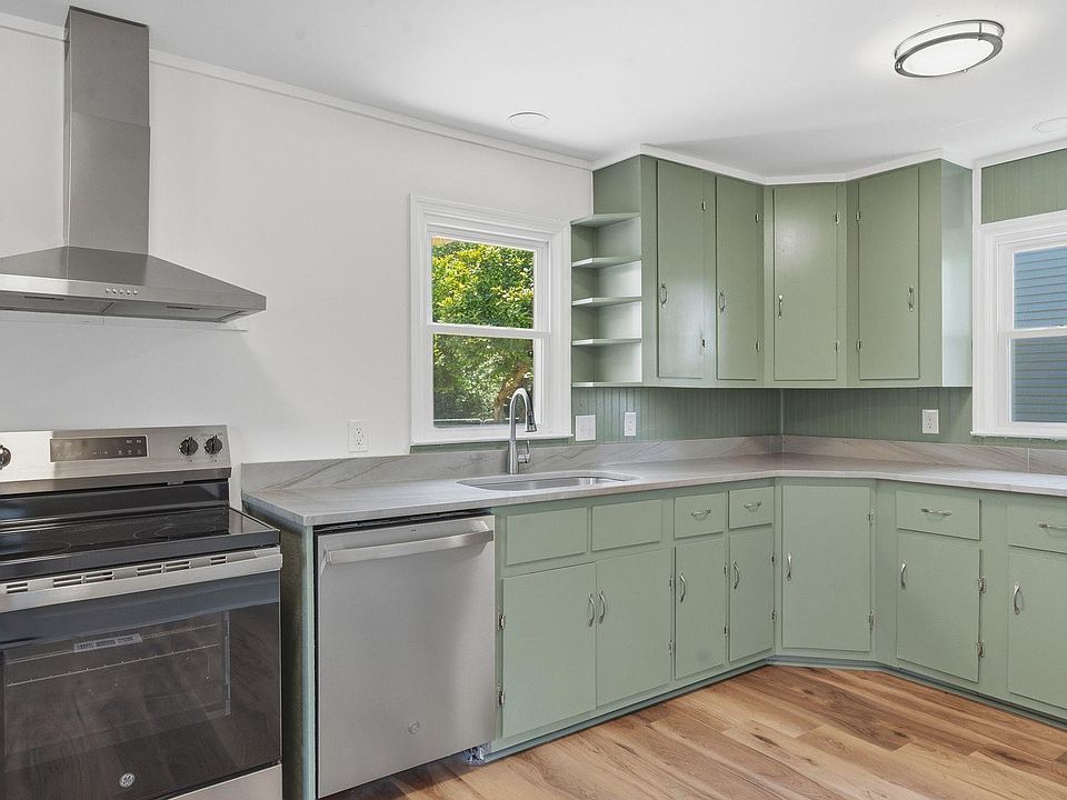 1st image of 3929 Cypress Ave SW