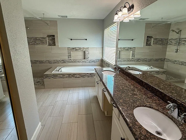 7319 Mountain Valley Dr — Photo 15