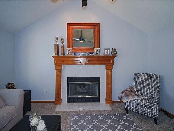 4th image of 629 Nelson Dr