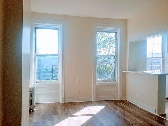 5th image of 440 Harman St Floor 3