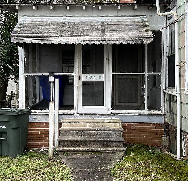 1st image of 1123C S Washington St