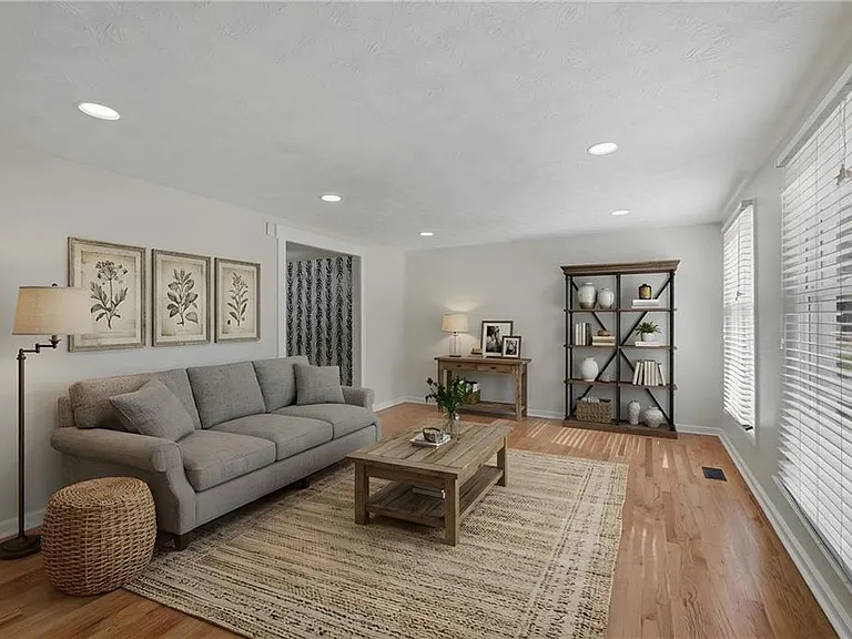 9470 Hillside Dr — Photo 5