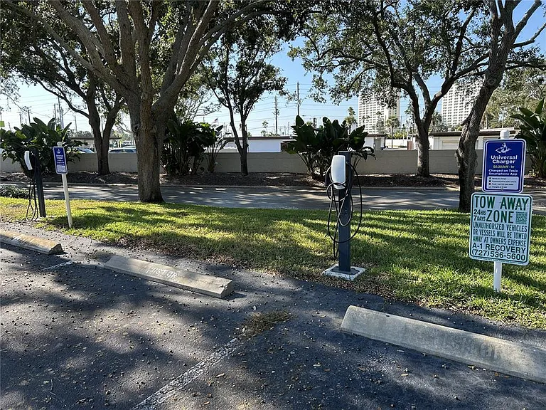 1316 Pasadena Ave S #202 — Photo 48