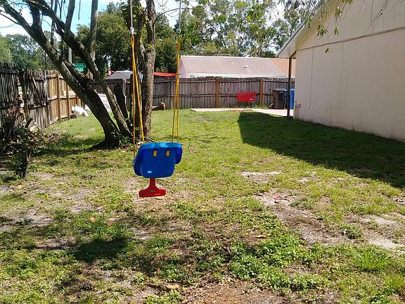 3rd image of 8208 Woodgate Ct