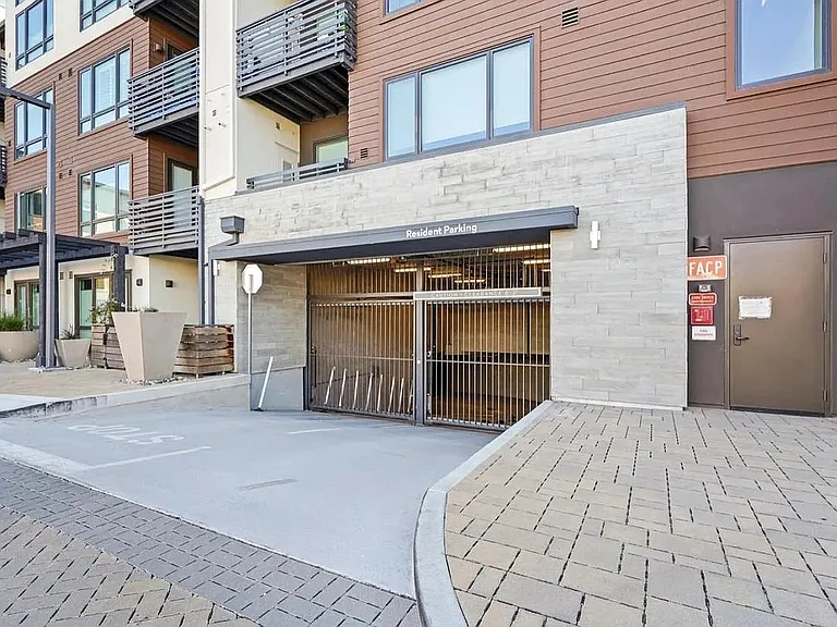 400 El Camino Real #318 — Photo 14