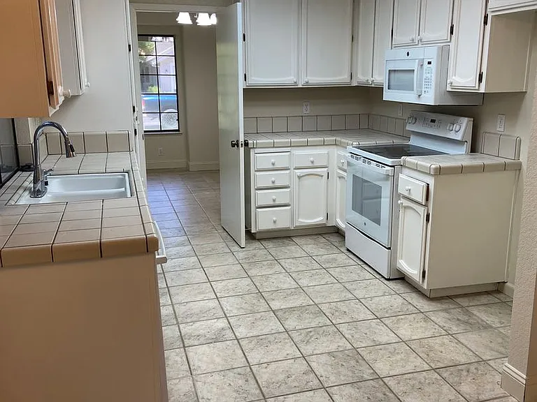 109 Stoney Hill Dr — Photo 8