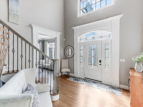 4th image of 9030 Montrose Ct