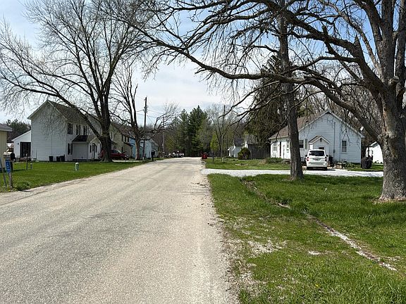 5th image of 3638 Iowa Rd