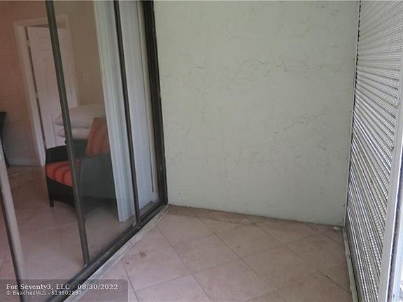 5th image of 860 SE 6th Ave APT 208