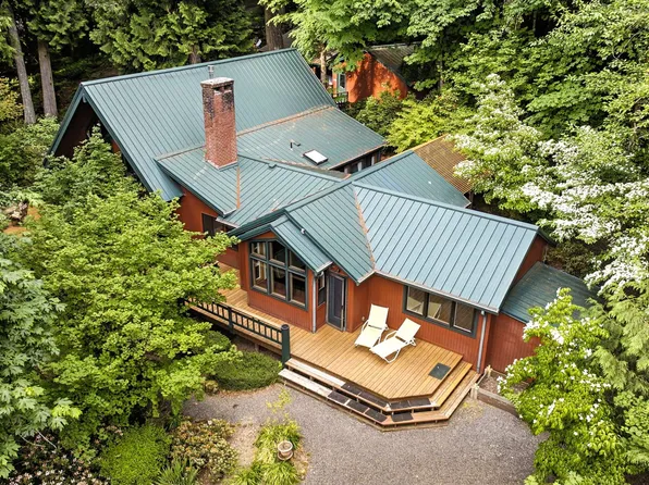 25901 E Highview Dr, Welches, OR 97067