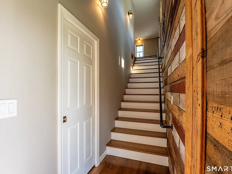44 Lake Dr — Photo 6