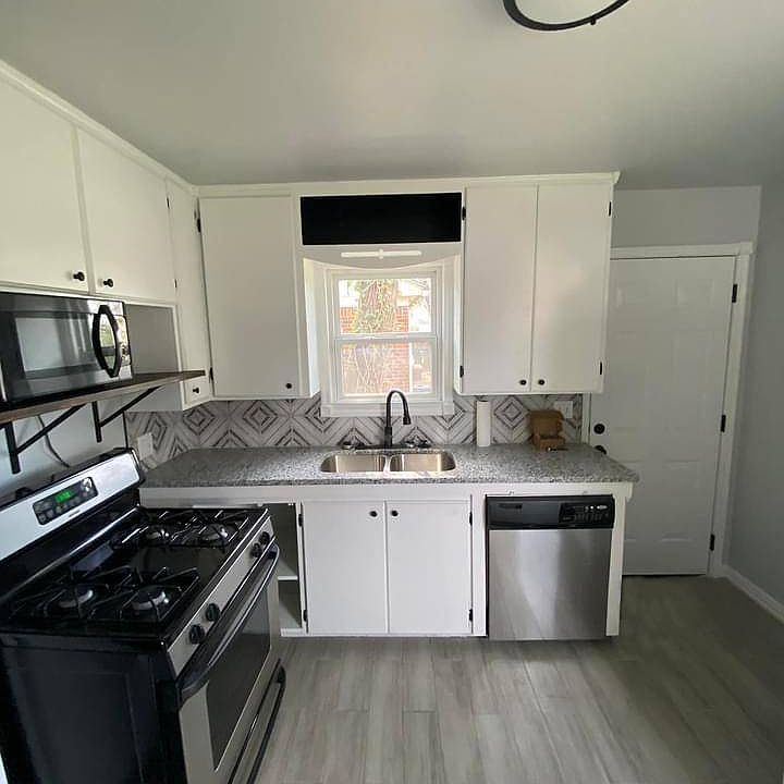 1st image of 1611 Oxford Way