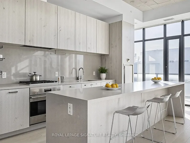 608 Richmond St W #1402 — Photo 3